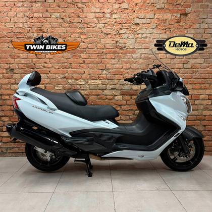 SUZUKI BURGMAN 650 EXECUTIVE SUZUKI BURGMAN 650 EXECUTIVE